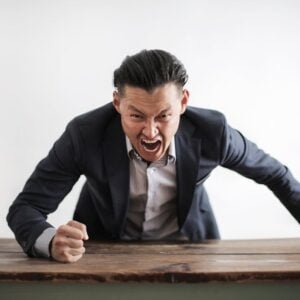 Homme vociférant Homme vociférant